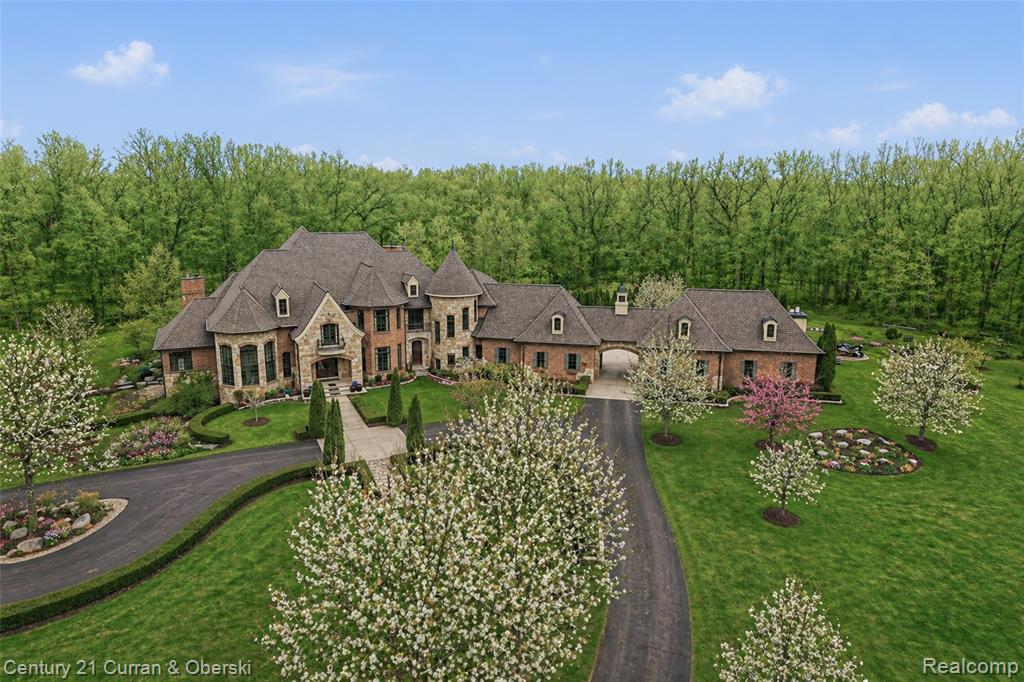 11479 Clyde Road, Fenton, MI 48430