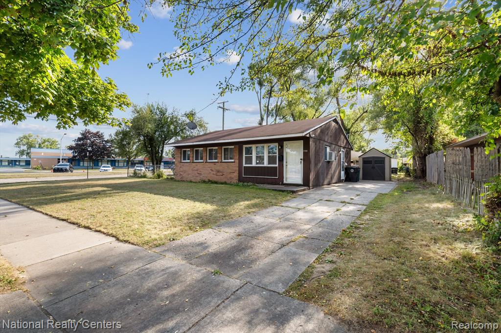 21901 Sloman Street, Oak Park, MI 48237 — Photo 3