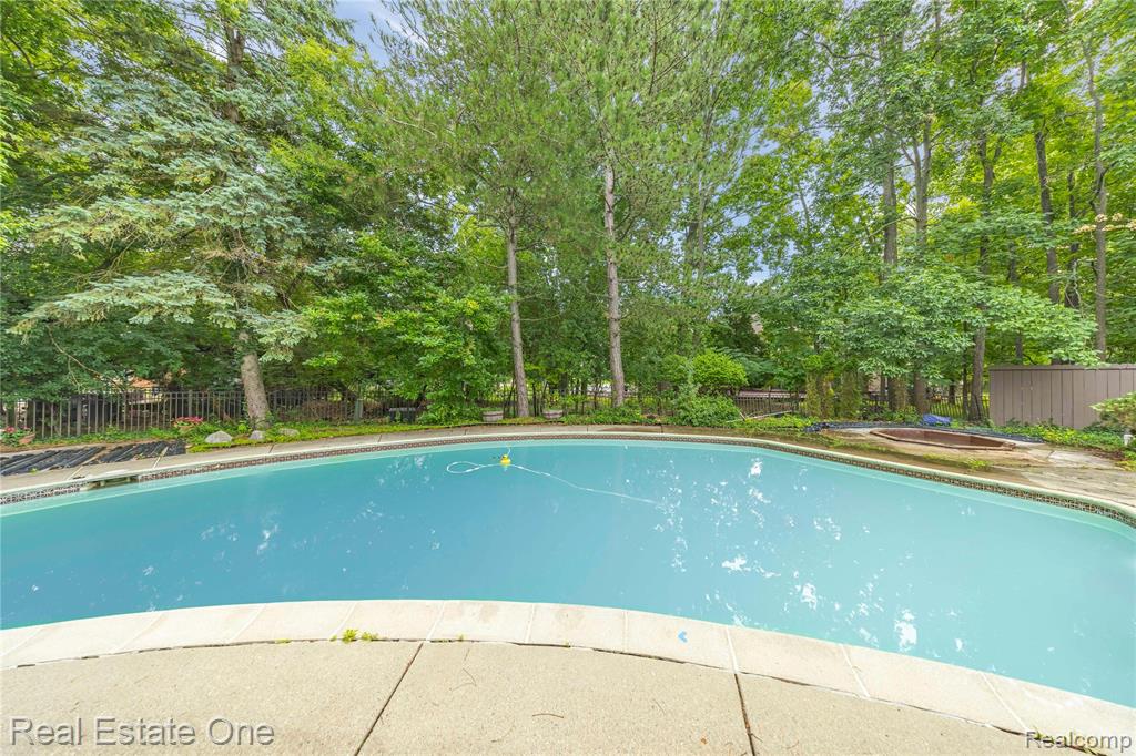 4279 Pine Lane, West Bloomfield, MI 48323 — Photo 30