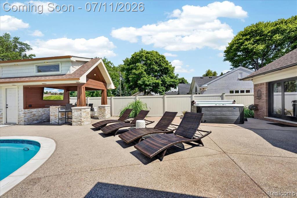 23750 E River Road, Grosse Ile, MI 48138 — Photo 36