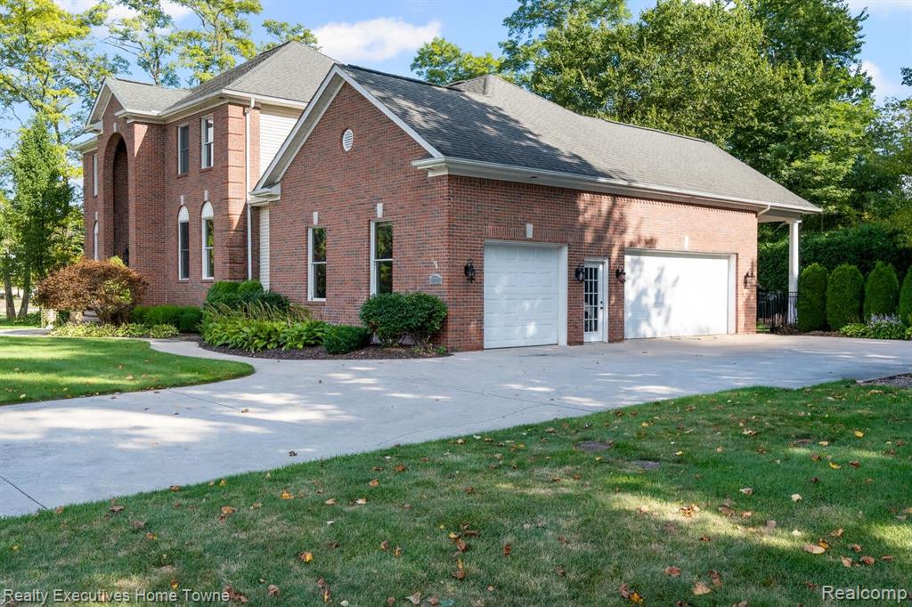 3279 SHOREWOOD Avenue, Fort Gratiot, MI 48059 — Photo 4