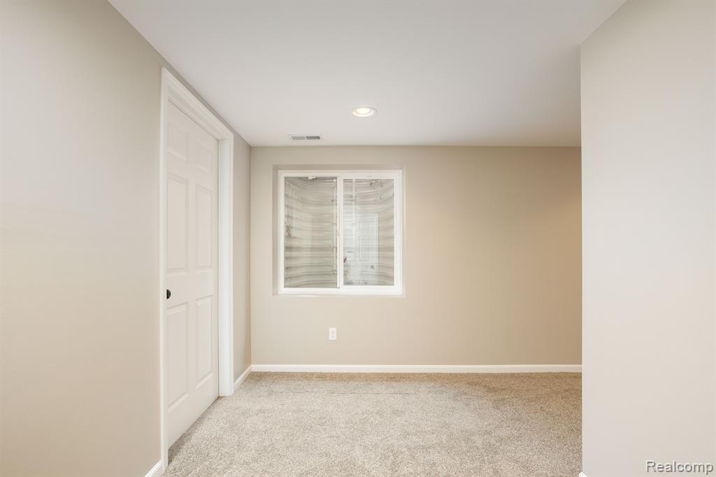 27086 MAXWELL, Novi, MI — Photo 31