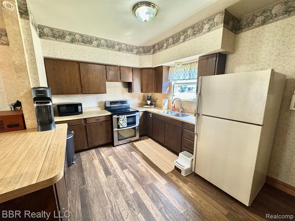 611 MONROE Street, Carleton, MI 48117 — Photo 8