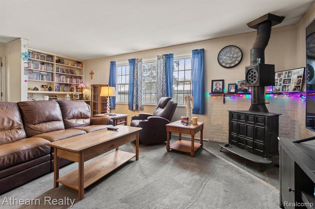 822 SOUTHWOOD Drive, Fenton, MI 48430 — Photo 13