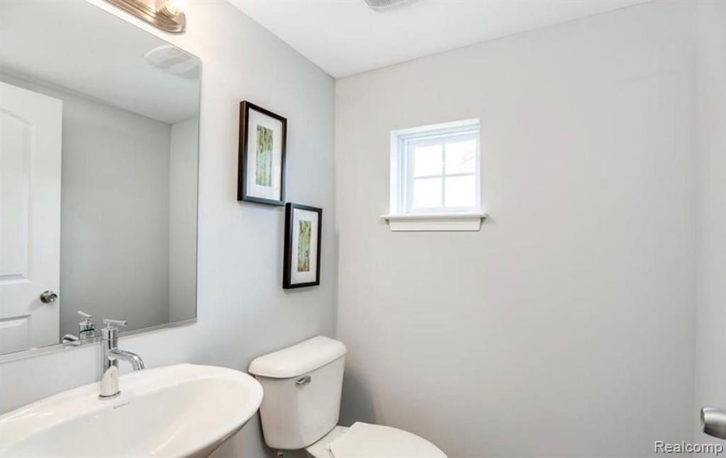 5943 PICALL Drive, Troy, MI 48098 — Photo 10