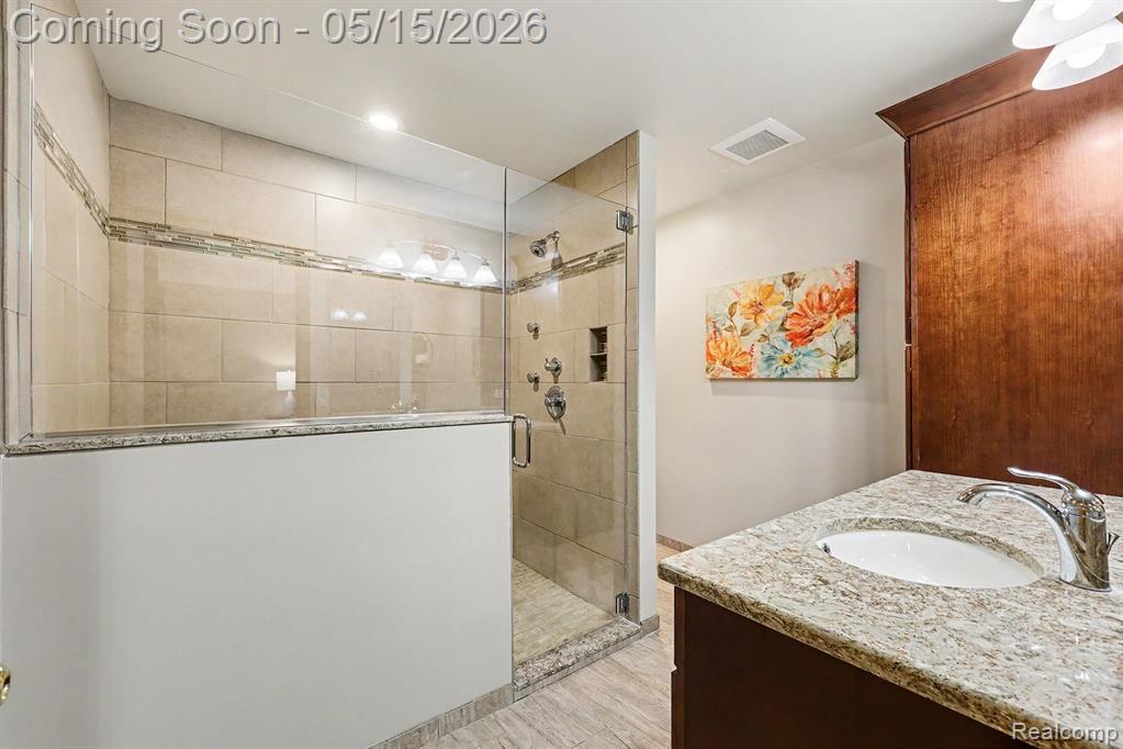 50183 Oxford Drive, Macomb, MI 48044 — Photo 16