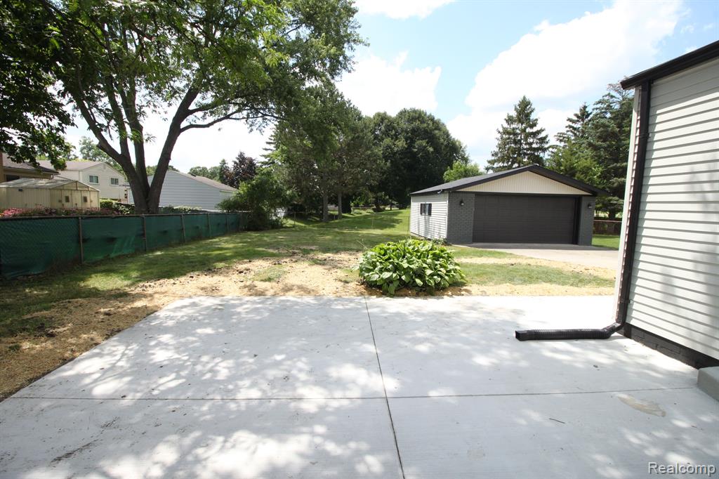 4833 OCEAN Court, Sterling Heights, MI 48310 — Photo 9