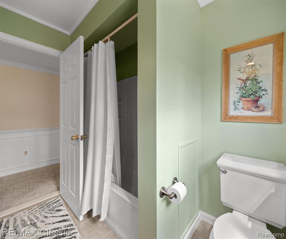 45597 HOLMES Drive, Canton, MI 48187 — Photo 45