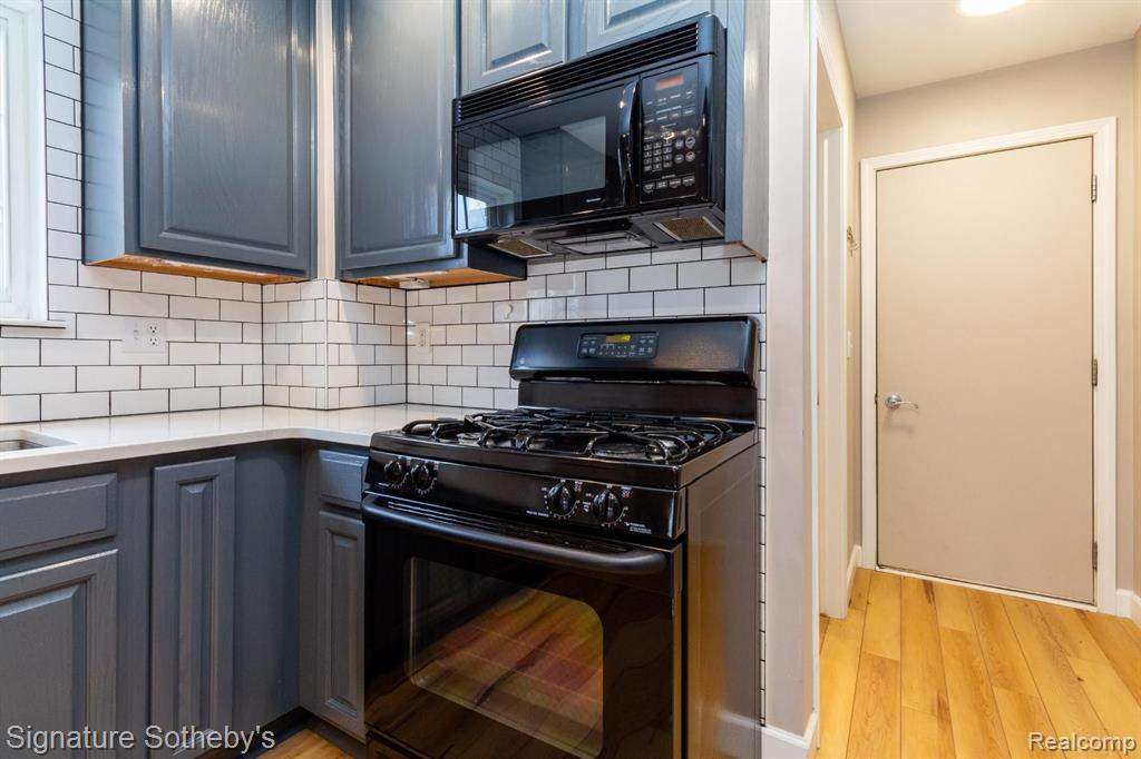 521 James Circle, Royal Oak, MI 48067 — Photo 14