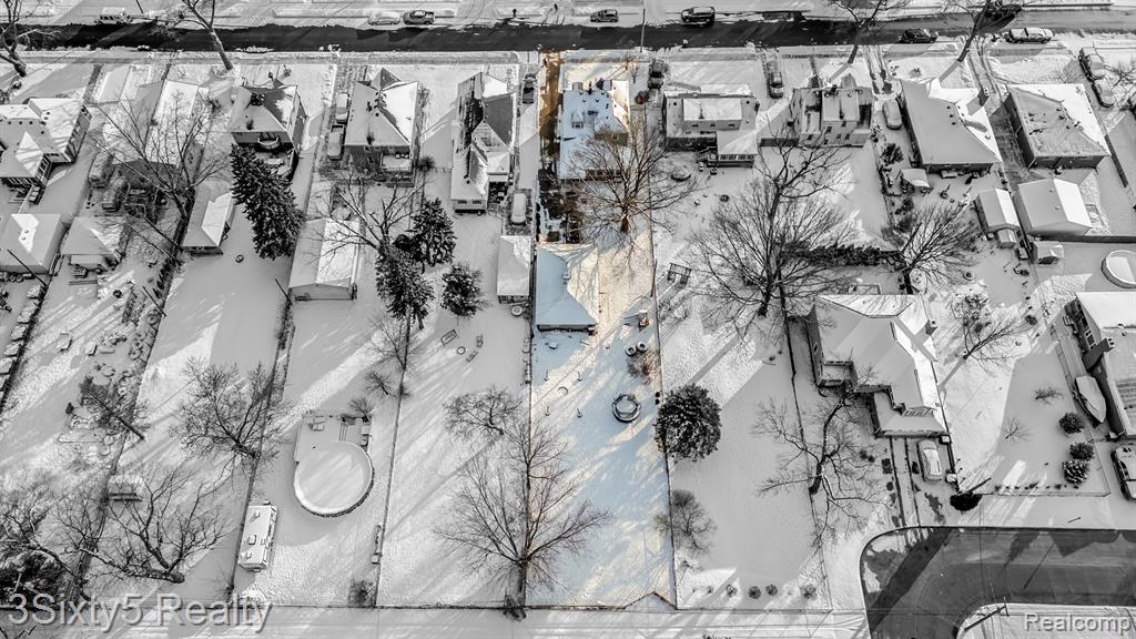 744 RIVERBANK Street, Wyandotte, MI 48192 — Photo 59