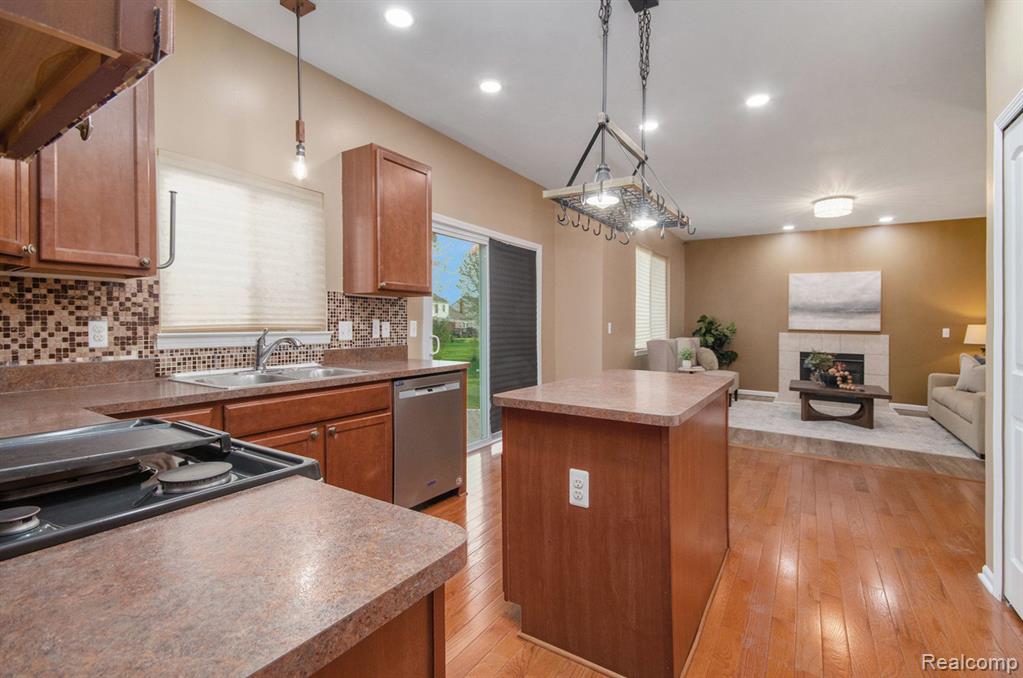 45284 BROOKVIEW Drive, Van Buren, MI 48111 — Photo 4