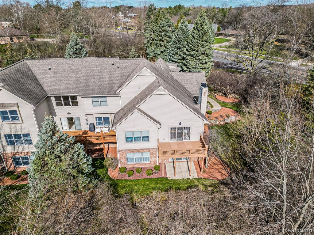 8011 WOODSTONE Drive, Grand Blanc, MI 48439 — Photo 28
