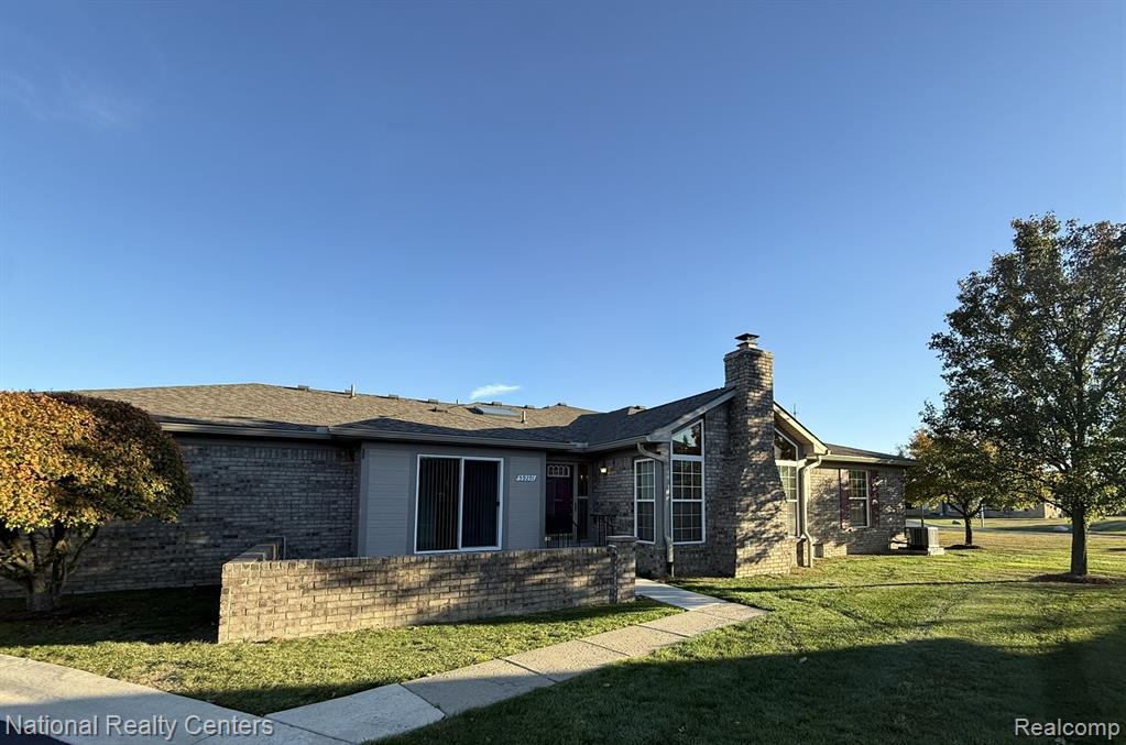 59291 Royal Oak Court, Washington, MI — front exterior