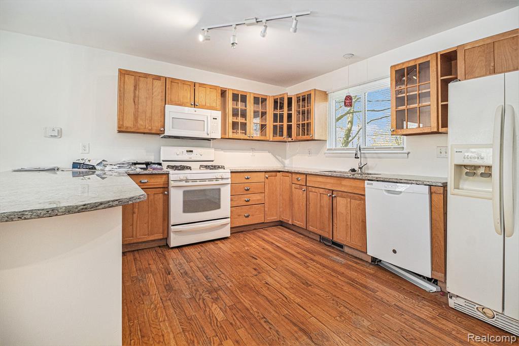1376 MCCARTHY, Ypsilanti, MI 48198 — Photo 5
