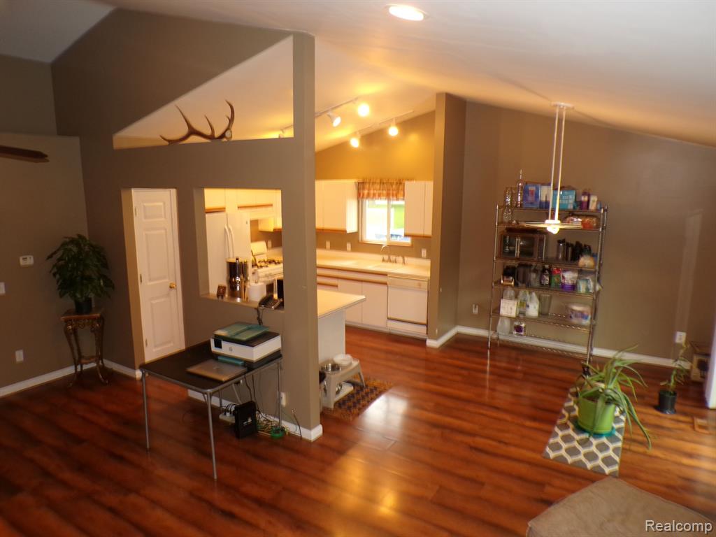 4213 CLINTONVILLE Road, Waterford, MI 48329 — Photo 4