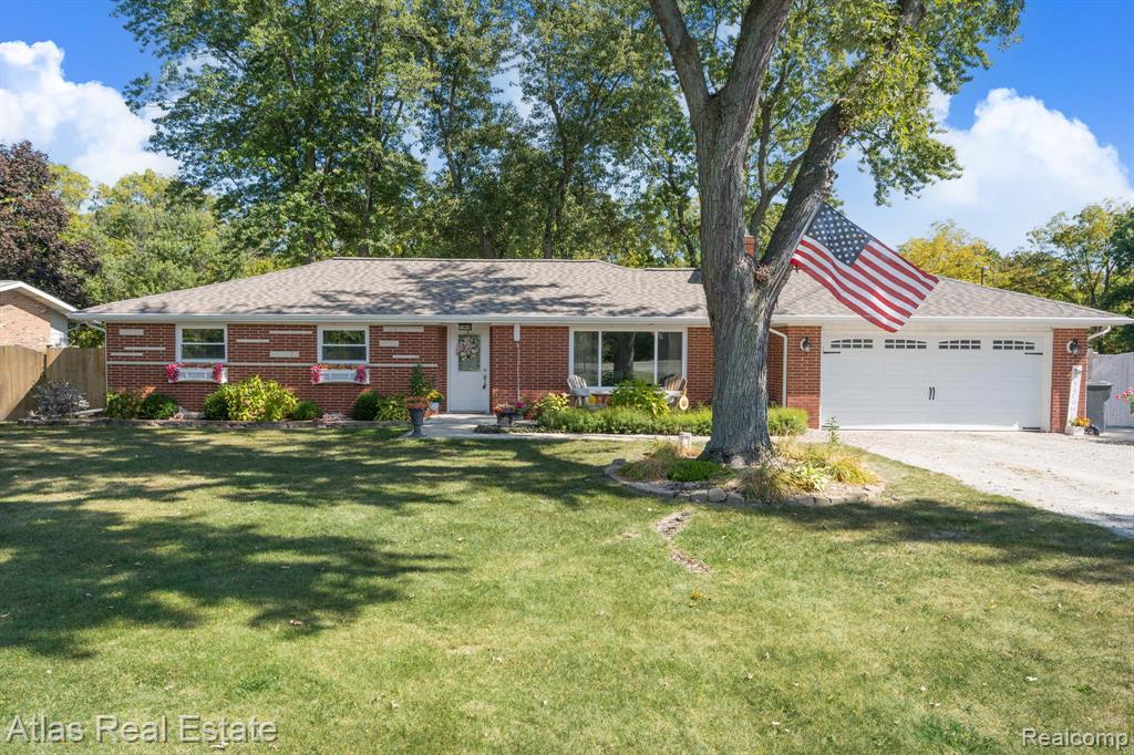 4111 S State Road, Davison, MI 48423 — front exterior