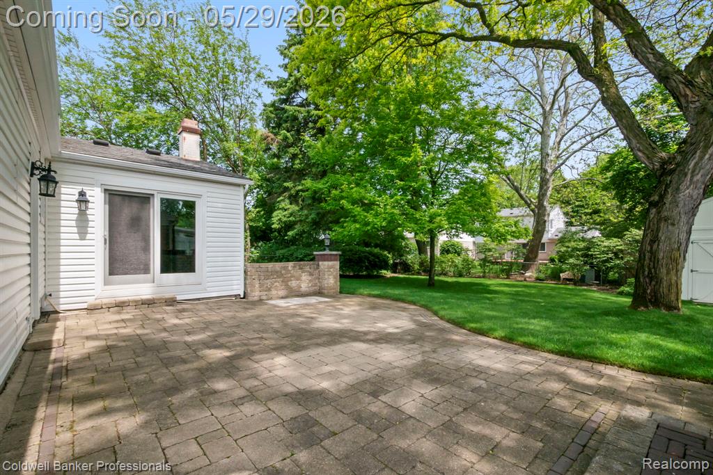 9310 Oakcliffe Drive, Plymouth, MI 48170 — Photo 8