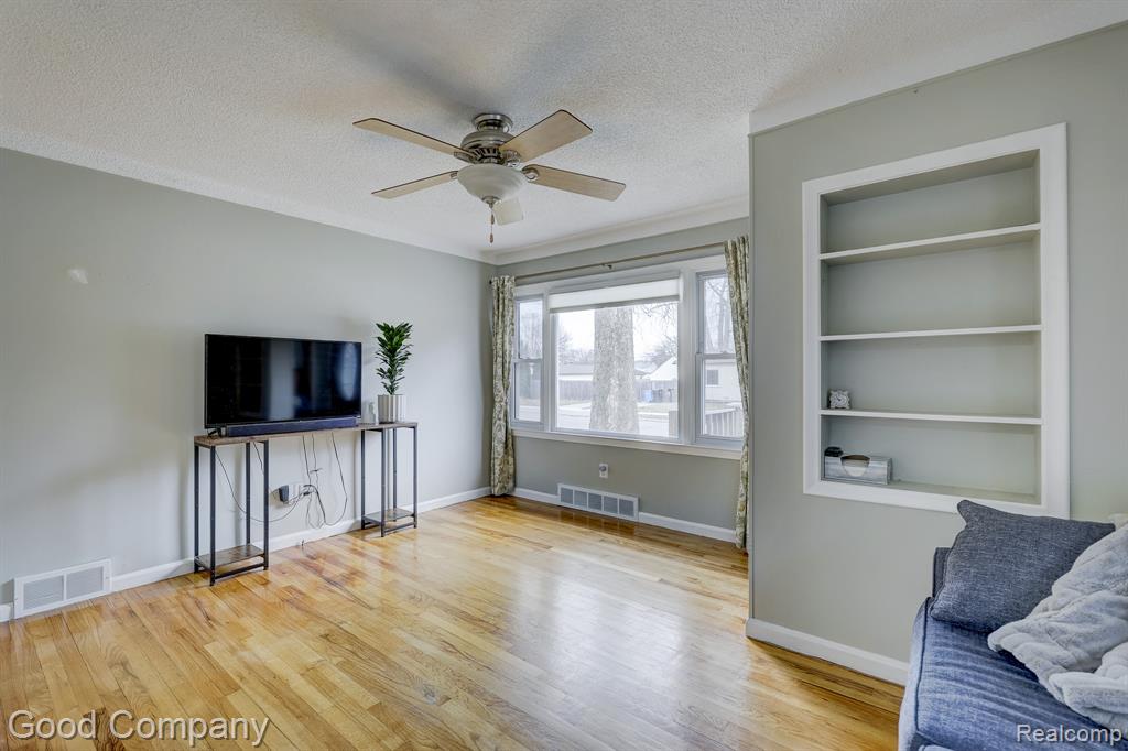 29329 Tawas Street, Madison Heights, MI 48071 — Photo 5