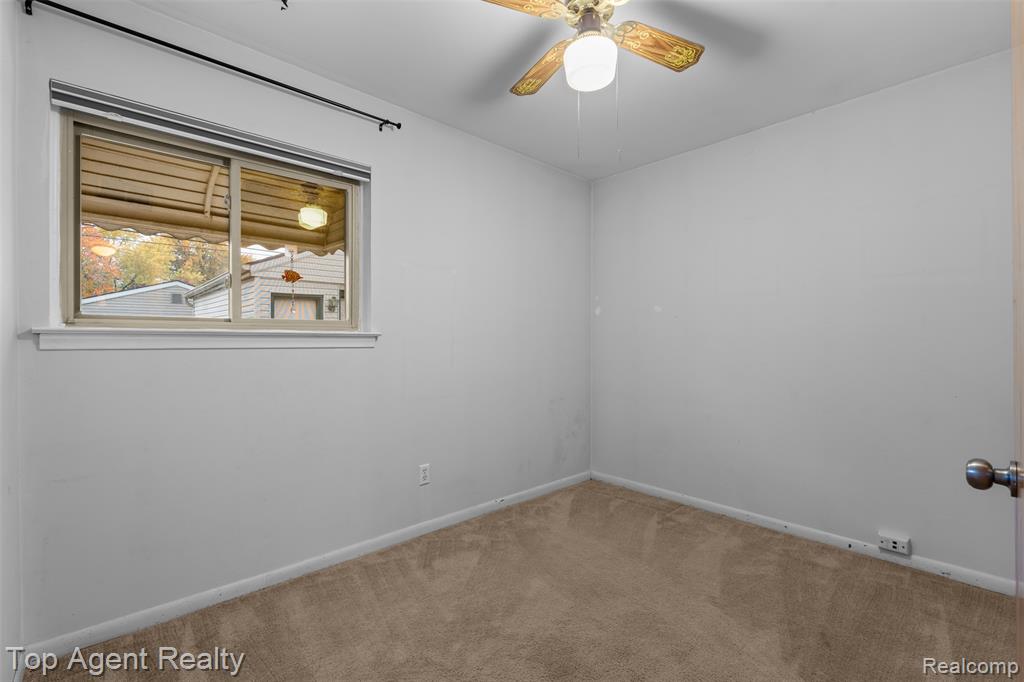 8026 Robert Street, Taylor, MI 48180 — Photo 19