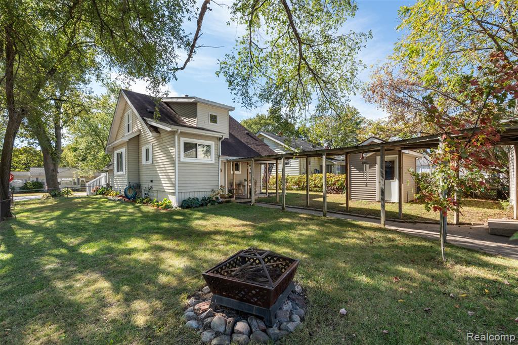 4400 Louella Drive, Waterford, MI 48329 — Photo 10