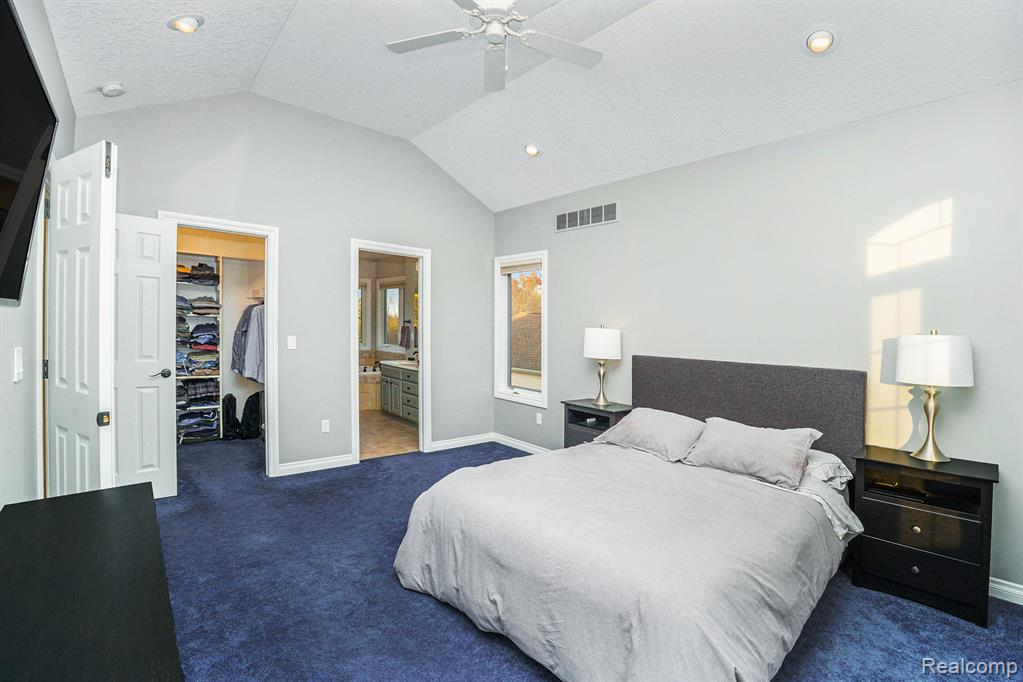 7469 Paradise Drive, Grand Blanc, MI 48439 — Photo 23