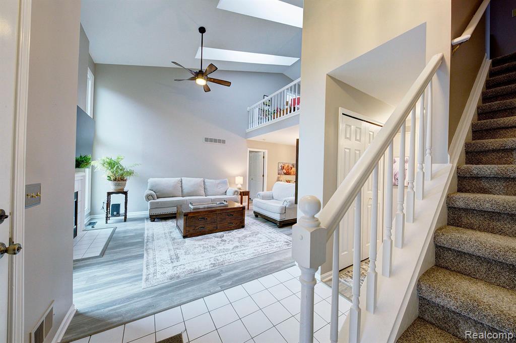 9329 EASTWIND Drive, Livonia, MI 48150 — Photo 10