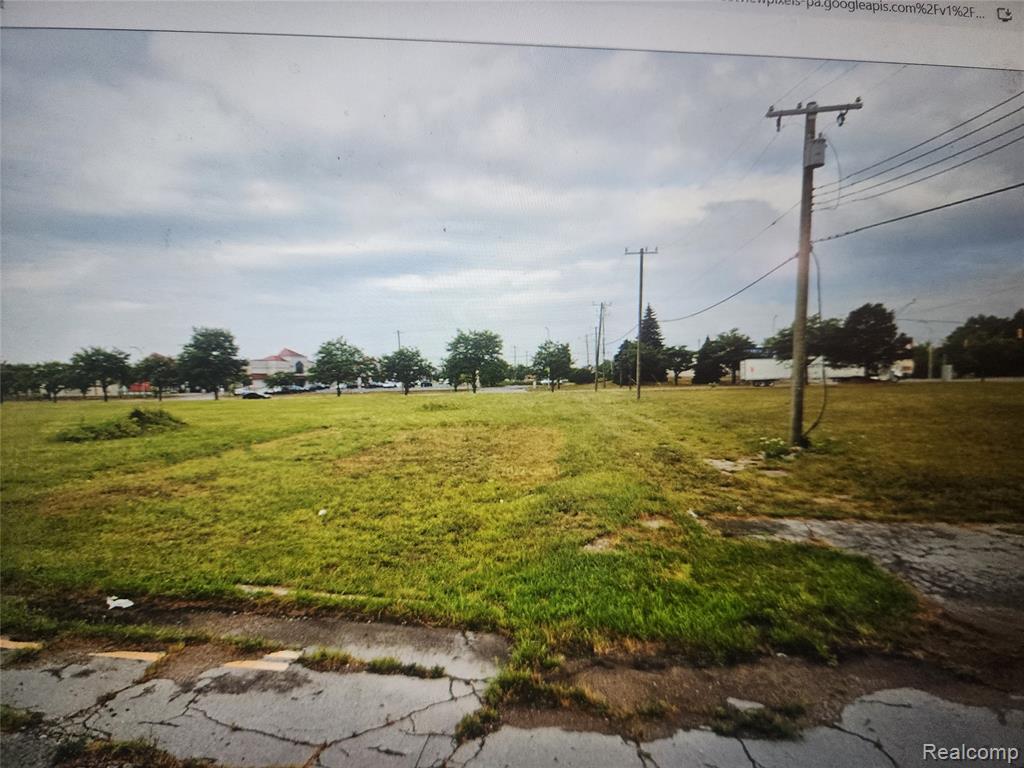 11400 E Jefferson Avenue, Detroit, MI 48214 — Photo 2