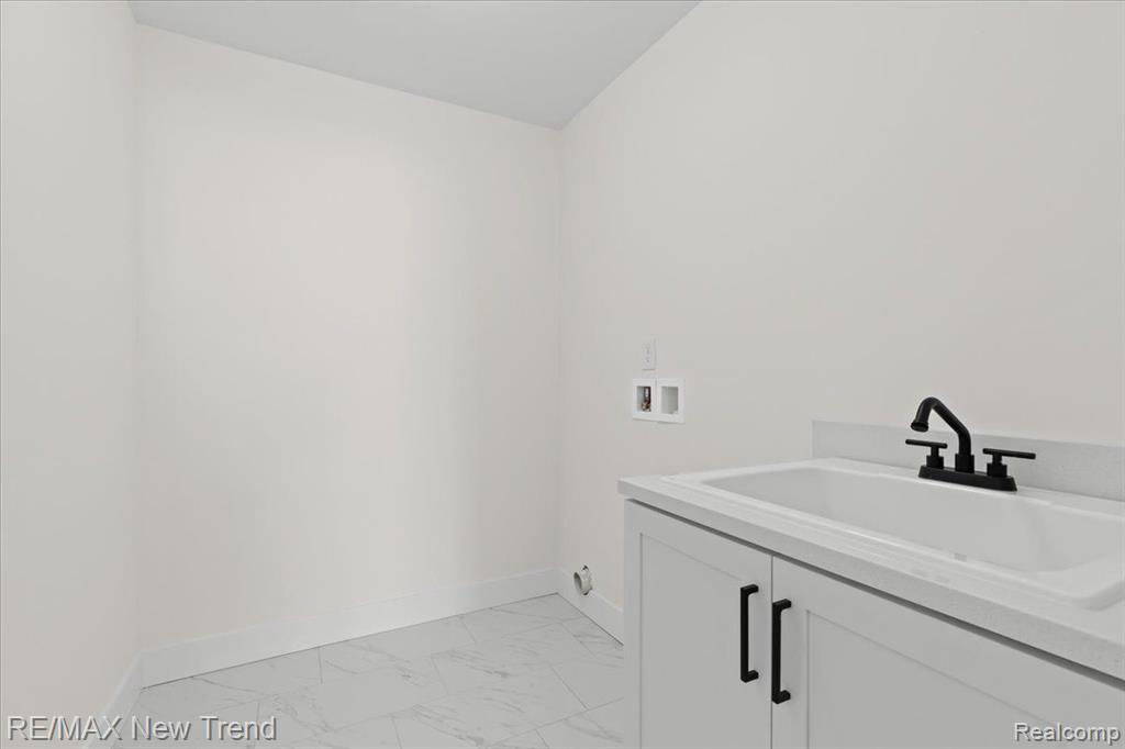 8531 JOSEPH Street, Commerce Twp, MI 48382 — Photo 29