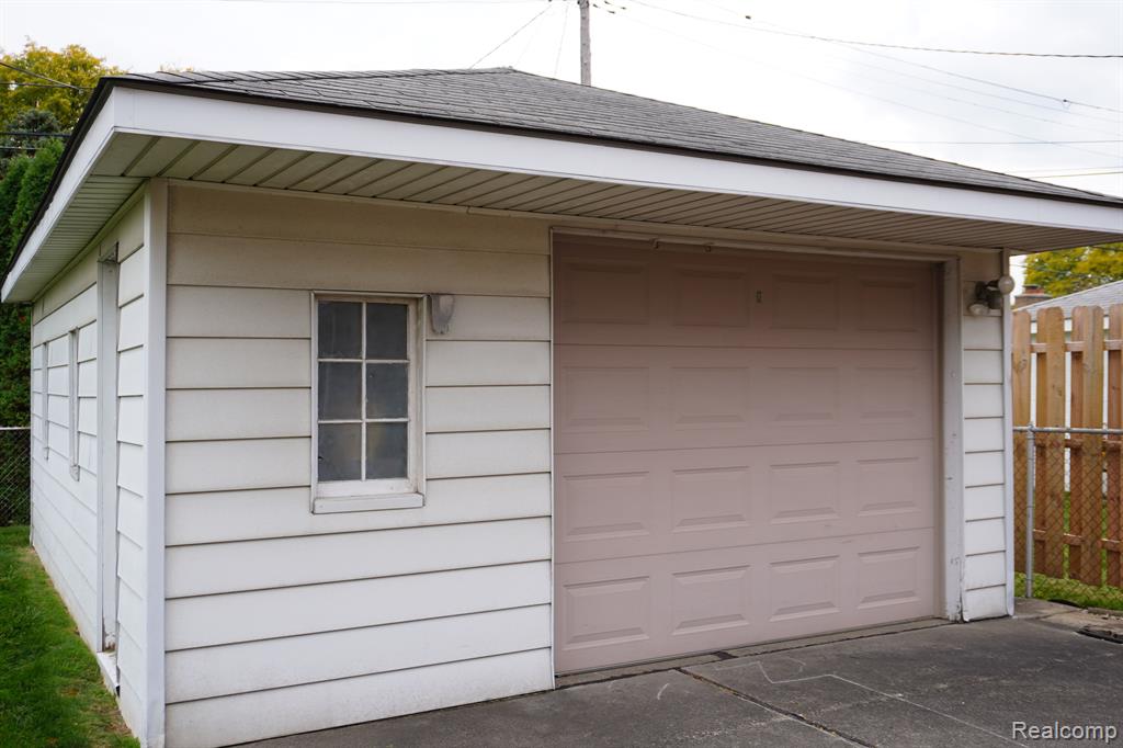 8098 SUNBURST, Center Line, MI 48015 — Photo 4