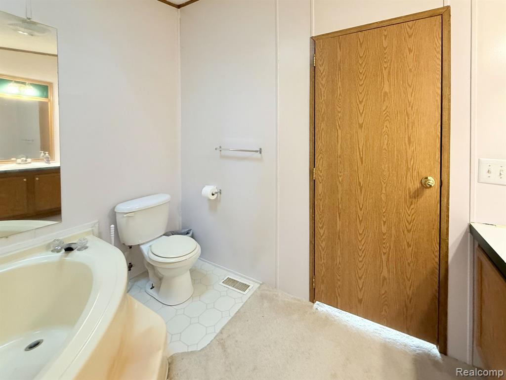 8737 Daniel Drive, Newport, MI 48166 — Photo 21