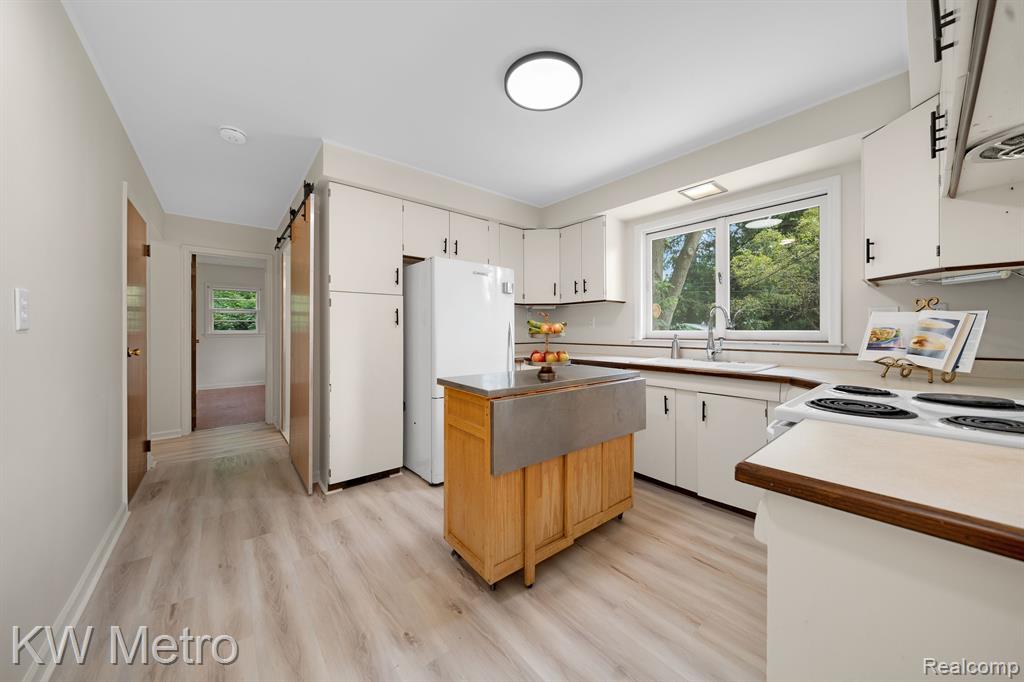 2519 DAYTON Drive, Ann Arbor, MI 48108 — Photo 8