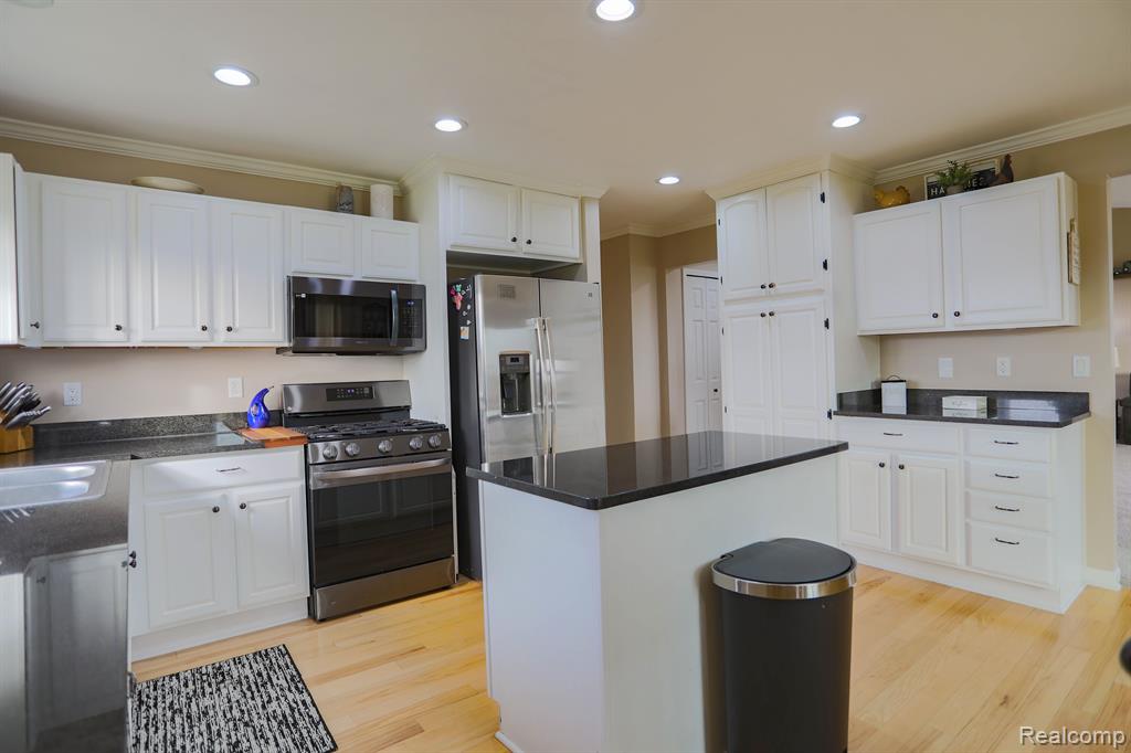 7058 OLDE FARM Trail, Almont, MI 48003 — Photo 26