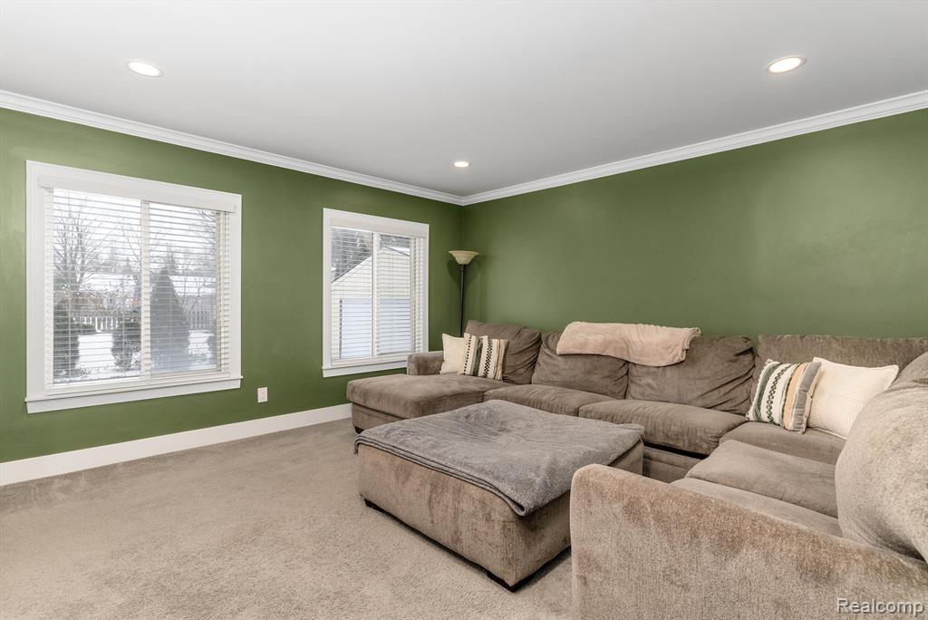 907 UNIVERSITY PL, Grosse Pointe, MI 48230 — Photo 16