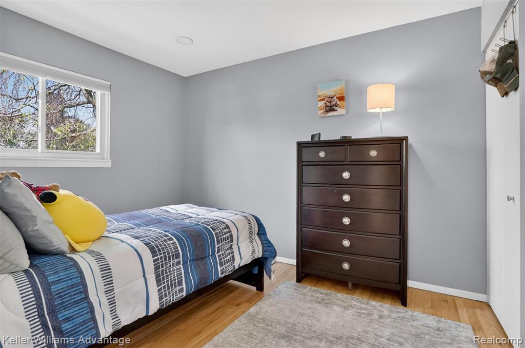 307 University Avenue, South Lyon, MI 48178 — Photo 12