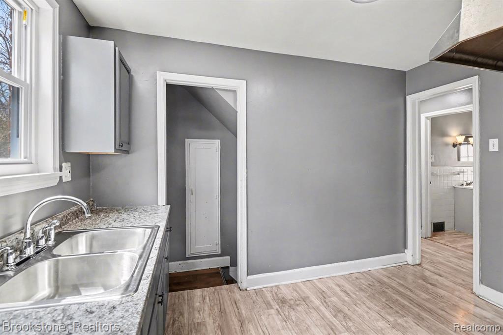 16605 Freeland Street, Detroit, MI 48235 — Photo 9