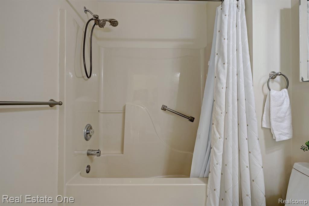 6501 CLUB E, 8, Grand Blanc, MI 48439 — Photo 9