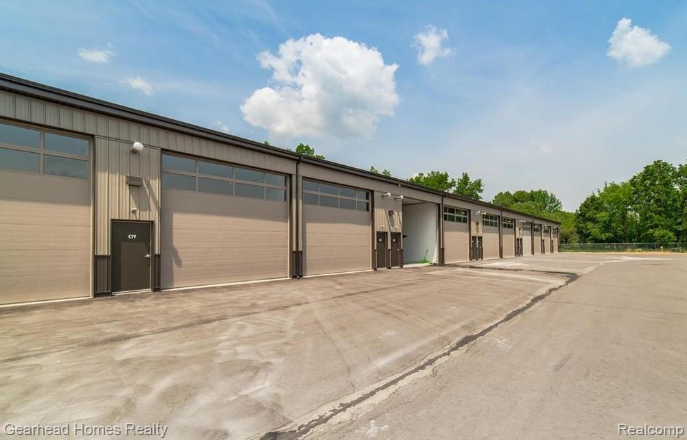 1641 Balian Road, Unit C-21, Waterford, MI 48327 — Photo 2