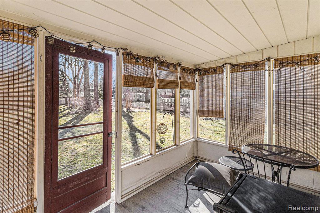 613 S EAST Street, Fenton, MI 48430 — Photo 17
