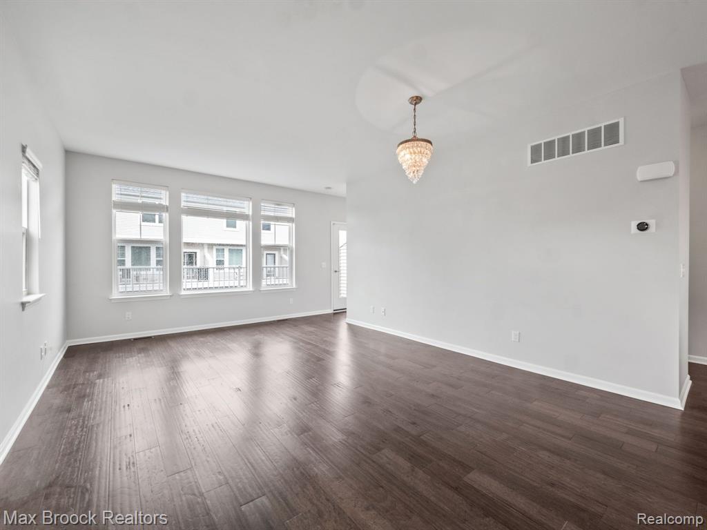 3154 Johanna Ware W, Wixom, MI 48393 — Photo 2