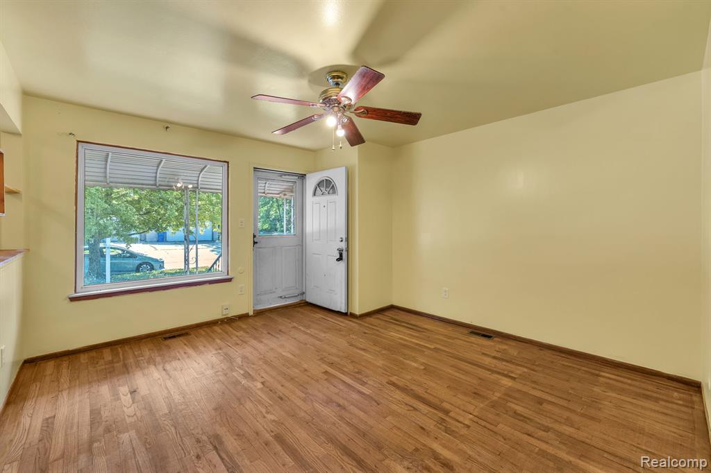 5320 Bedford Street, Dearborn Heights, MI 48125 — Photo 10