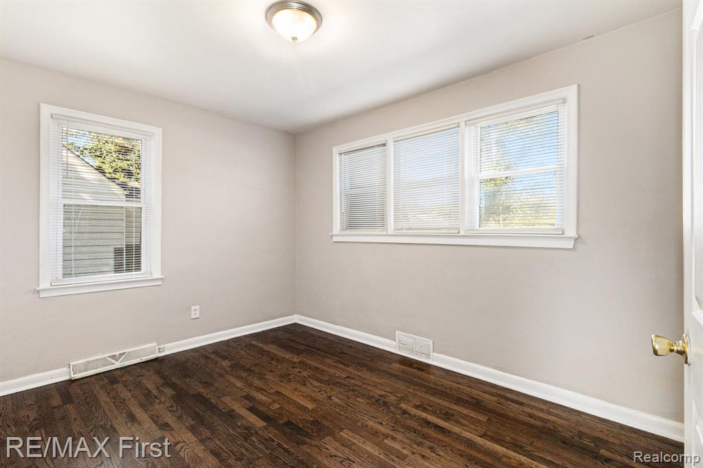 5584 Toepfer Road, Warren, MI 48091 — Photo 13