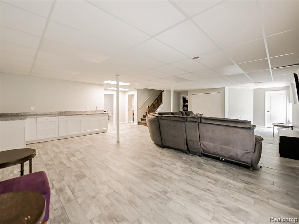 6960 Norway Drive, Troy, MI 48085 — Photo 40