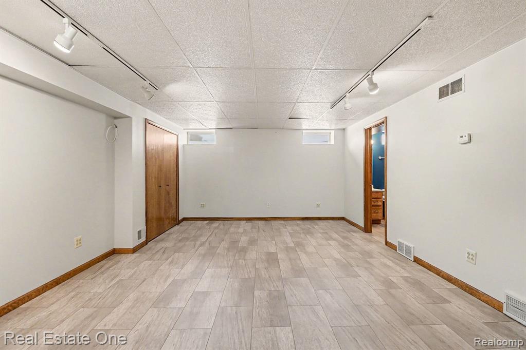 6226 Pinewood Drive, Clarkston, MI — Photo 25