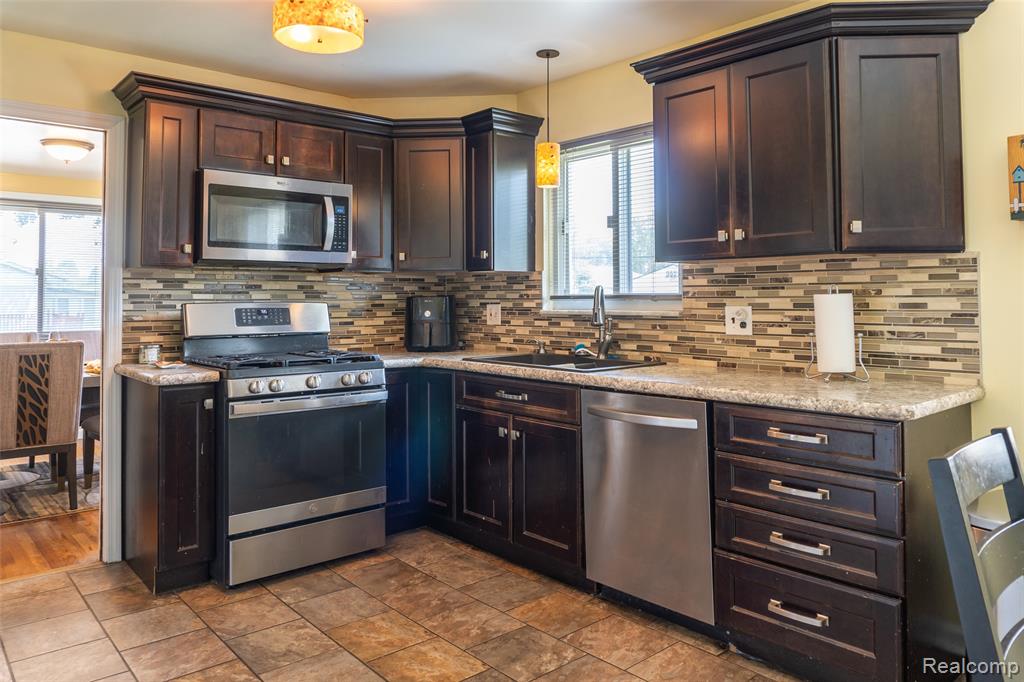 9568 Crosley, Redford, MI 48239 — Photo 4
