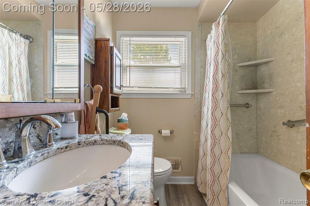 8245 N Hubbard Street, Westland, MI — Photo 13