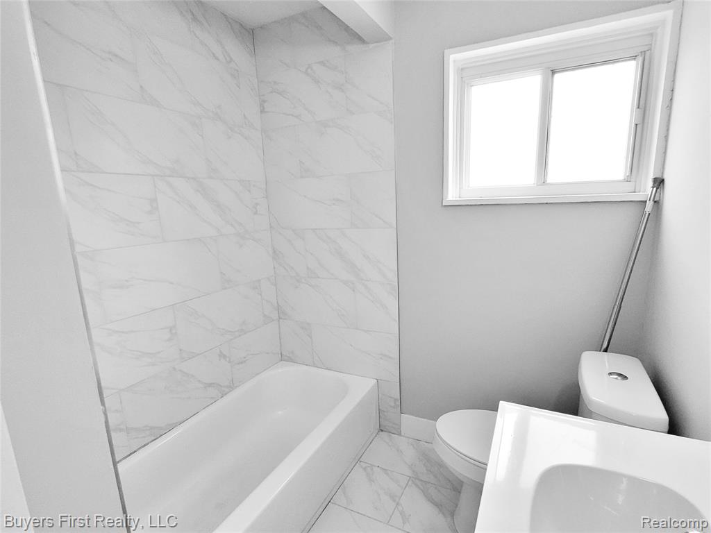 21741 Church Street, Oak Park, MI 48237 — Photo 11