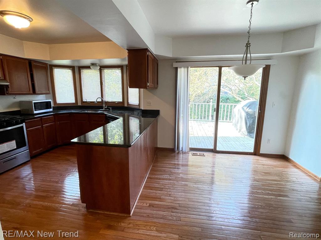 44624 Ford Way, Novi, MI — Photo 6