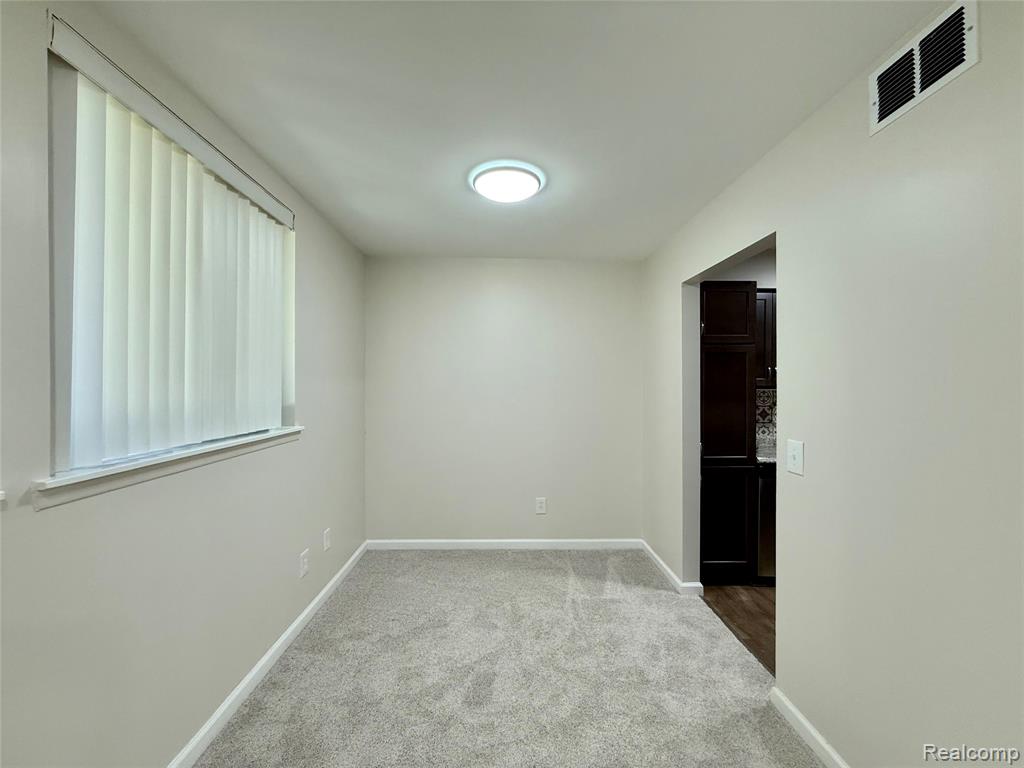 29870 W 12 Mile Road, 703, Farmington, MI 48334 — Photo 10