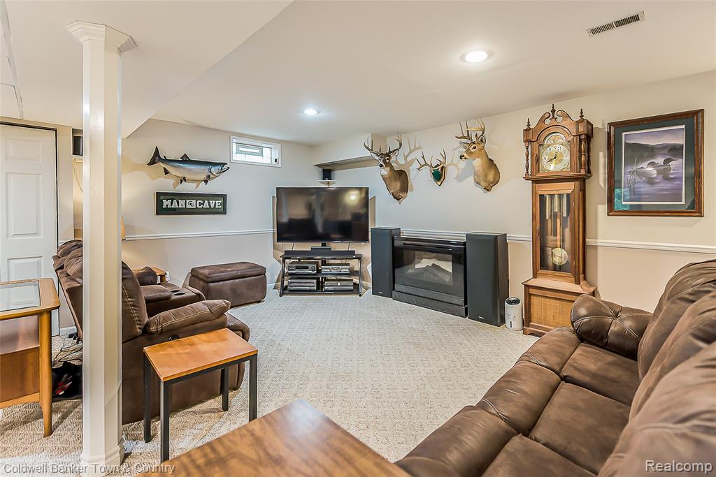 9305 Appleview Court, Brighton, MI 48116 — Photo 39