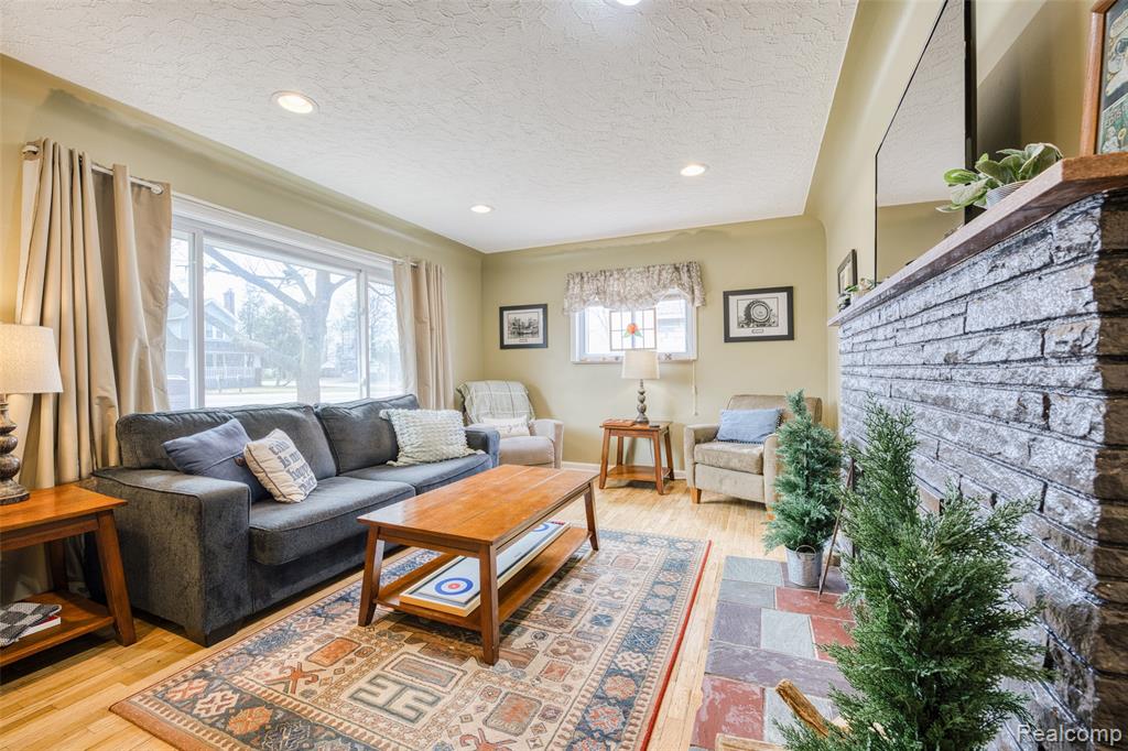 41890 E Ann Arbor Trail, Plymouth, MI 48170 — Photo 10